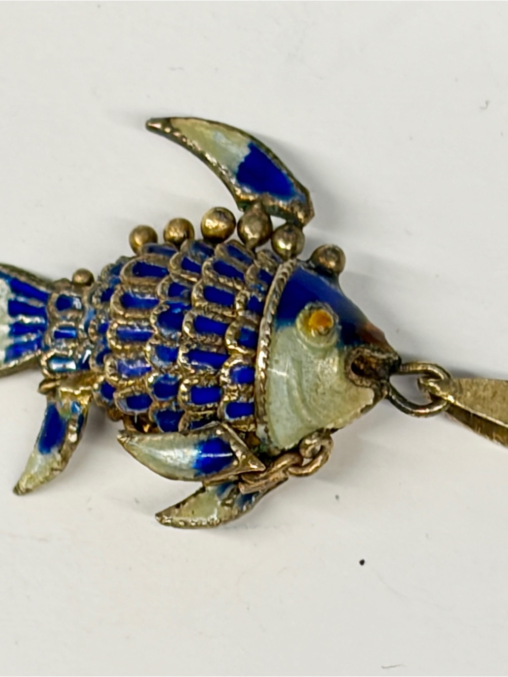 Vintage Chinese Articulated Fish Pendant Gilt Silver - Blue & White Enamel - Picture 10 of 16